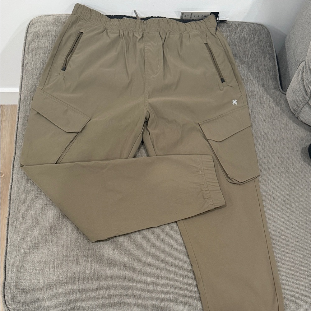 Kenneth Cole cargo jogger size XL new with tags